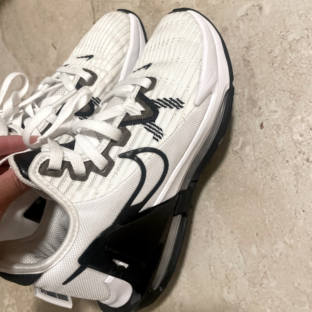 Nike team shoes size 5